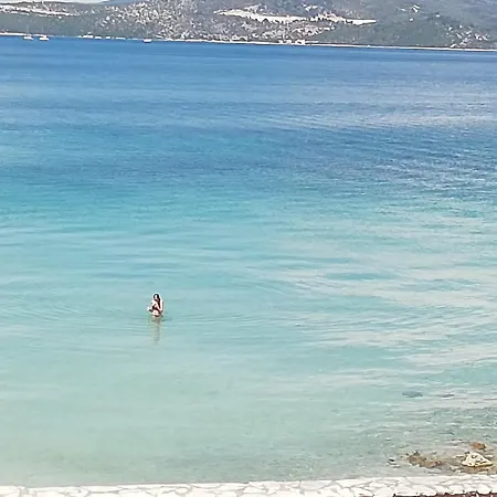 Galanos 2*