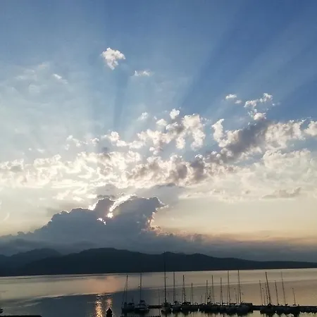 Ξενοδοχείο με διαμερίσματα Galanos 2*
