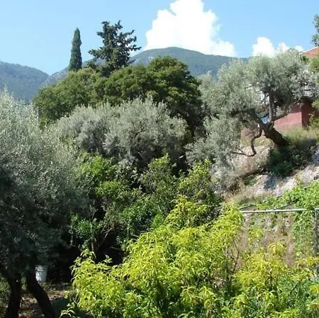 Galanos Aparthotel 2*