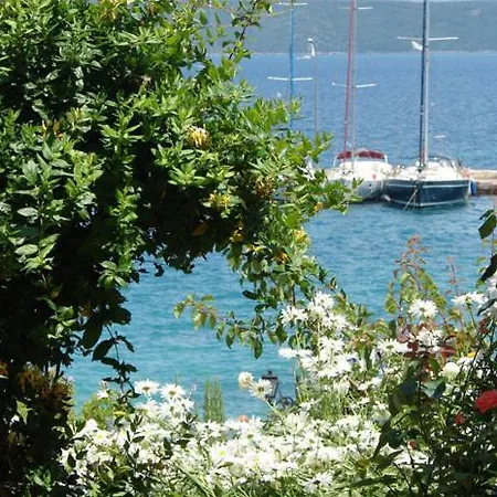Galanos Aparthotel